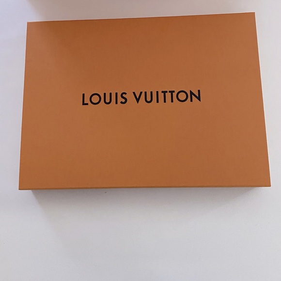 Louis Vuitton large Box - Picture 2 of 6